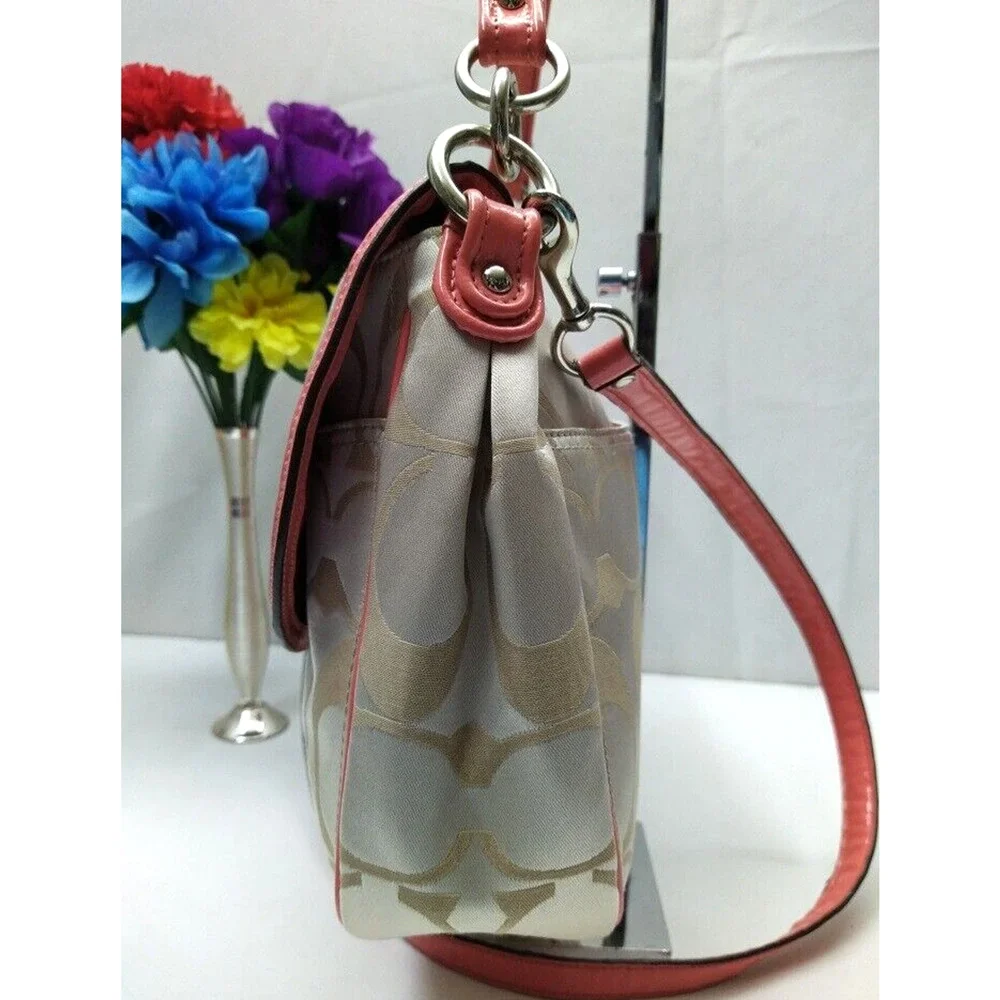 Coach signature beige